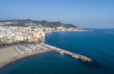 Garraf beaches, nestled amidst cliffs and seaside towns