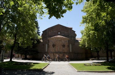 Cam&iacute; Oliba, an open-air museum between Montserrat and the Pyrenees