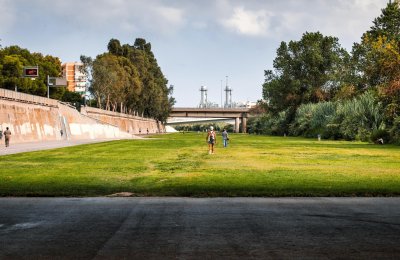 Experience the Bes&ograve;s River with Blauverd Urb&agrave;